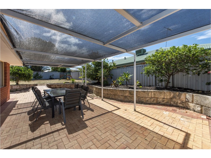 35 Templetonia Promenade, Halls Head WA 6210