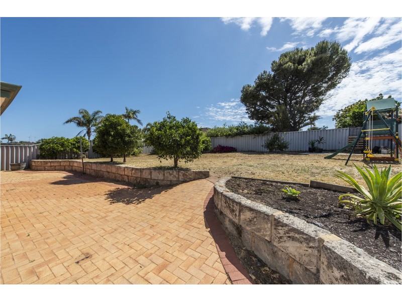 35 Templetonia Promenade, Halls Head WA 6210