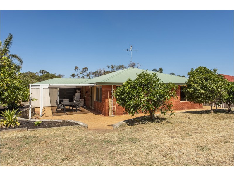 35 Templetonia Promenade, Halls Head WA 6210