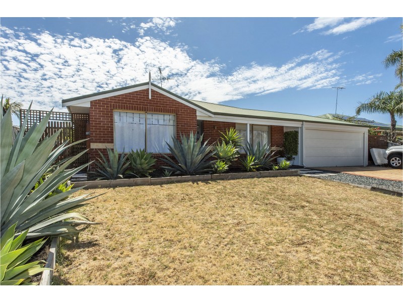 35 Templetonia Promenade, Halls Head WA 6210