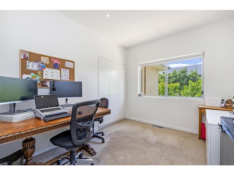 3 St James Place, Hamilton VIC 3300