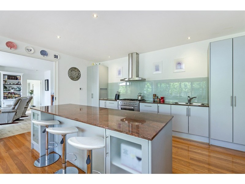 3 St James Place, Hamilton VIC 3300