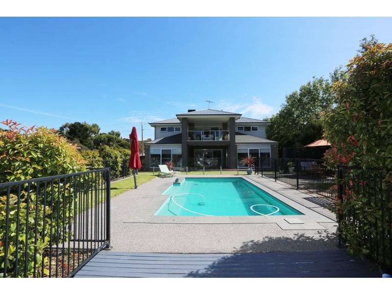 147 Bluff Road, St Leonards VIC 3223