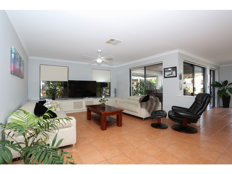 10 Merens Terrace, Henley Brook WA 6055