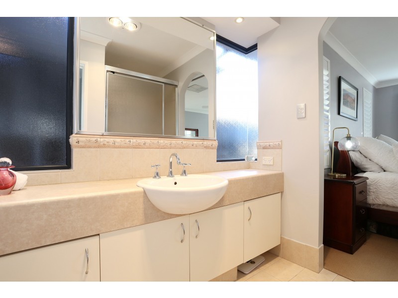 10 Merens Terrace, Henley Brook WA 6055