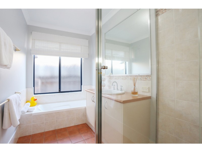 10 Merens Terrace, Henley Brook WA 6055