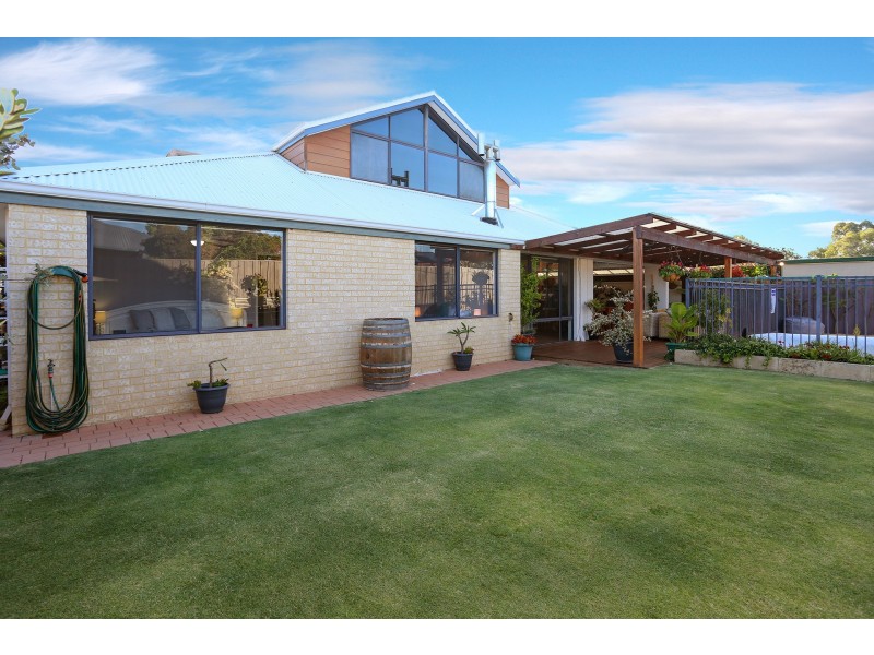 10 Merens Terrace, Henley Brook WA 6055