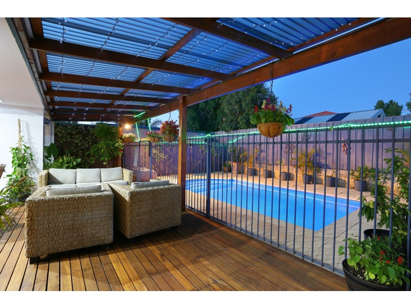 10 Merens Terrace, Henley Brook WA 6055