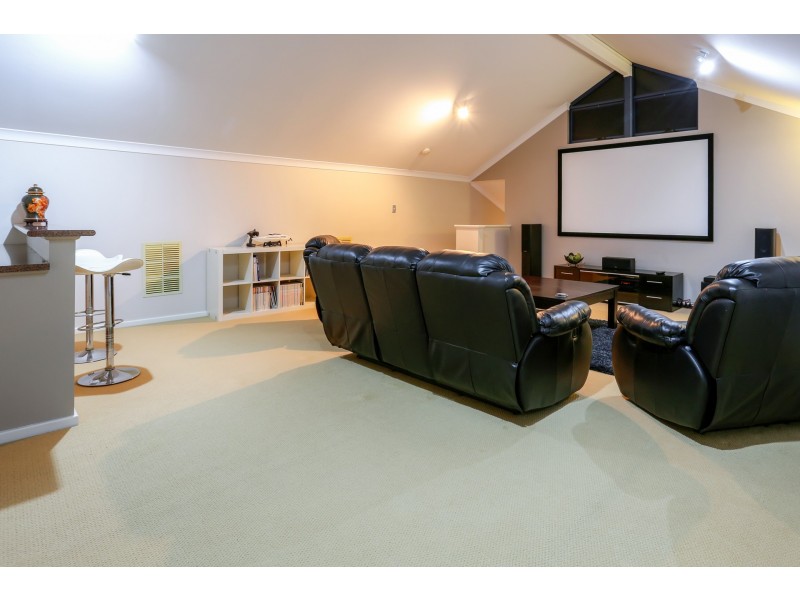 10 Merens Terrace, Henley Brook WA 6055