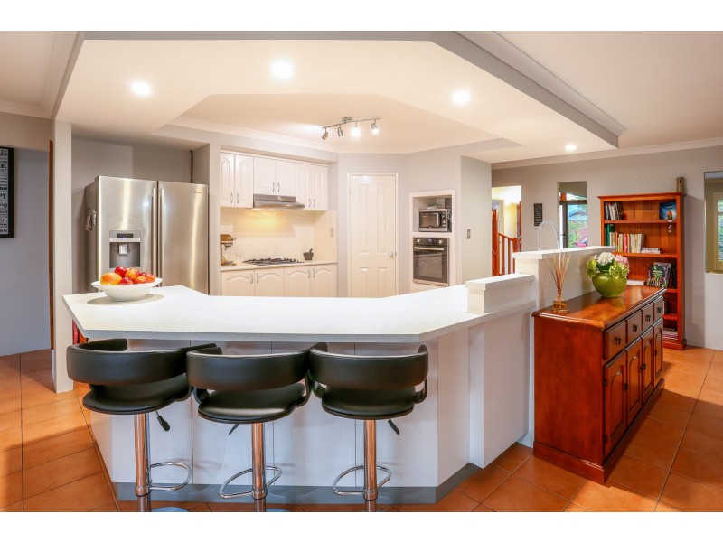 10 Merens Terrace, Henley Brook WA 6055