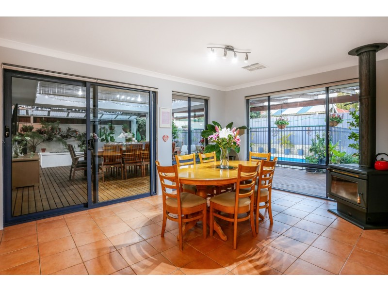 10 Merens Terrace, Henley Brook WA 6055