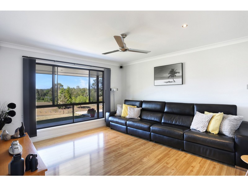 5-7 Westwood Avenue, Woodford QLD 4514