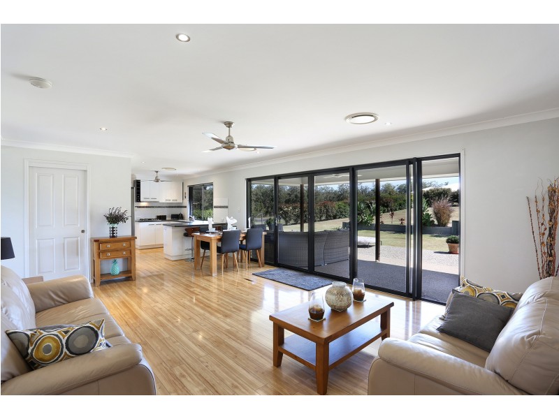 5-7 Westwood Avenue, Woodford QLD 4514