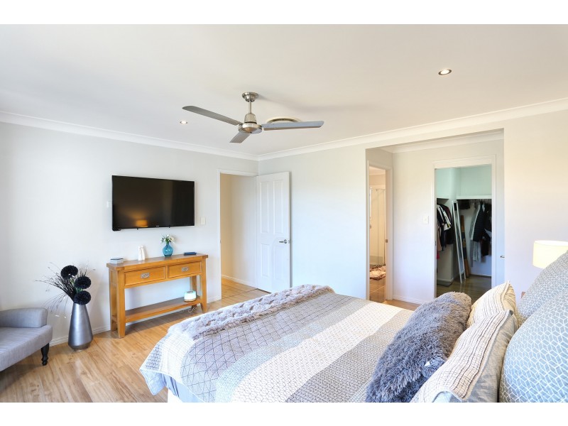 5-7 Westwood Avenue, Woodford QLD 4514