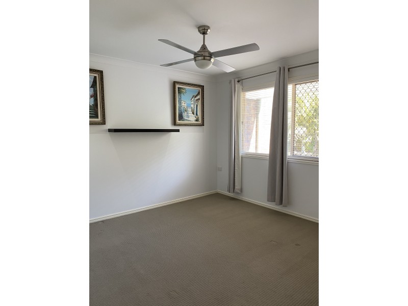 11 Shaw Place, Hemmant QLD 4174