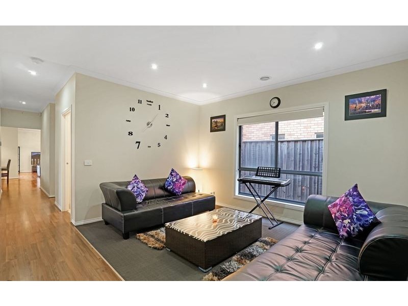 21 Fantail Crescent, Williams Landing VIC 3027