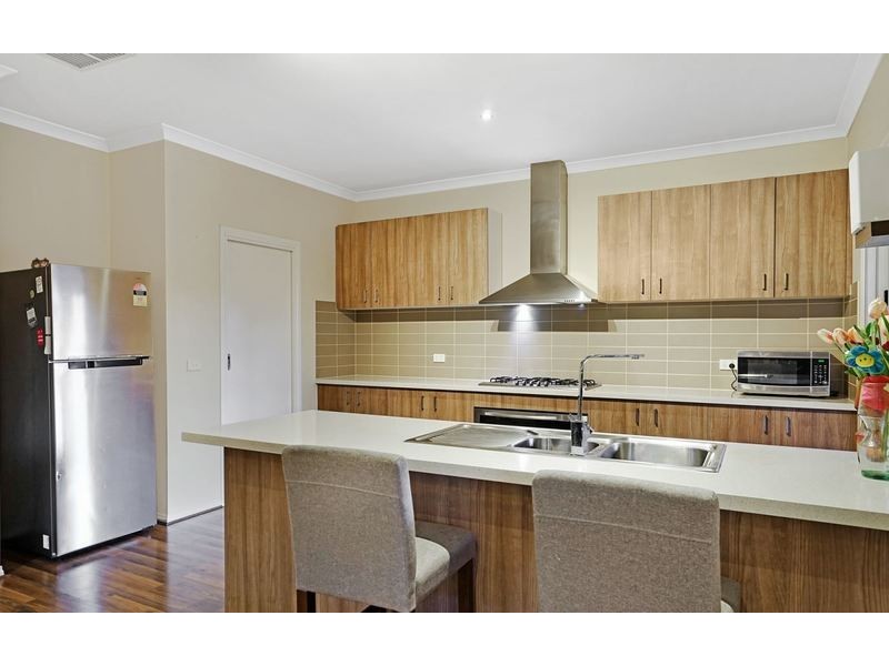 21 Fantail Crescent, Williams Landing VIC 3027