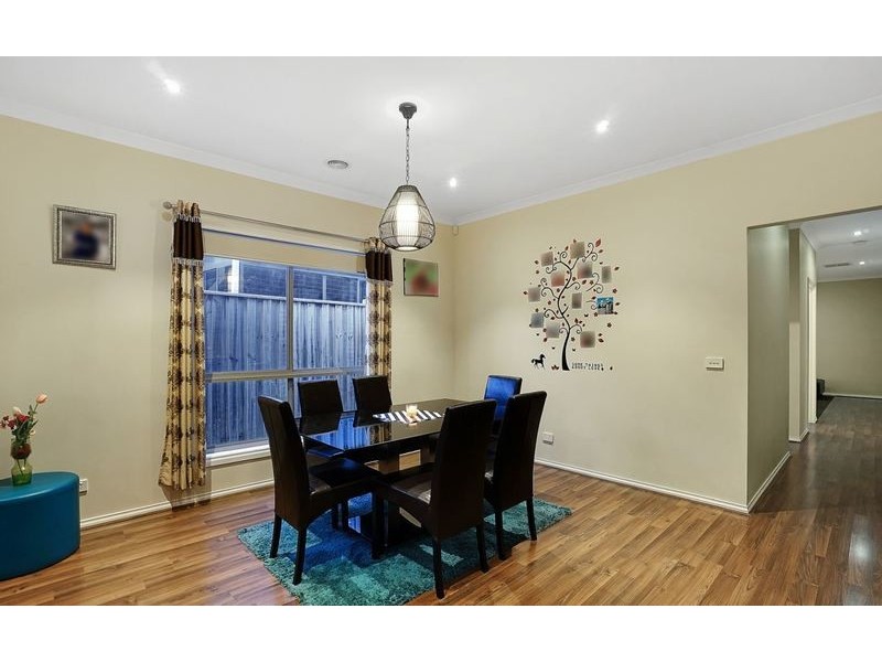 21 Fantail Crescent, Williams Landing VIC 3027