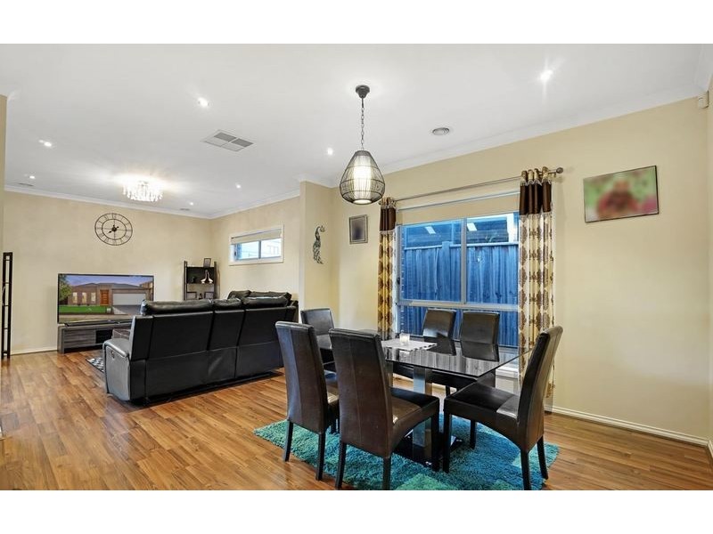 21 Fantail Crescent, Williams Landing VIC 3027