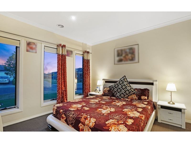 21 Fantail Crescent, Williams Landing VIC 3027