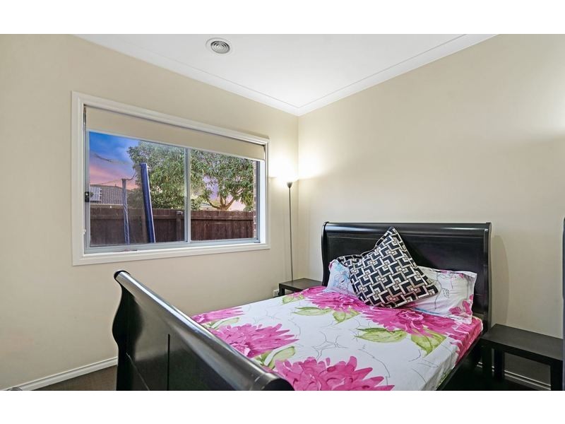 21 Fantail Crescent, Williams Landing VIC 3027