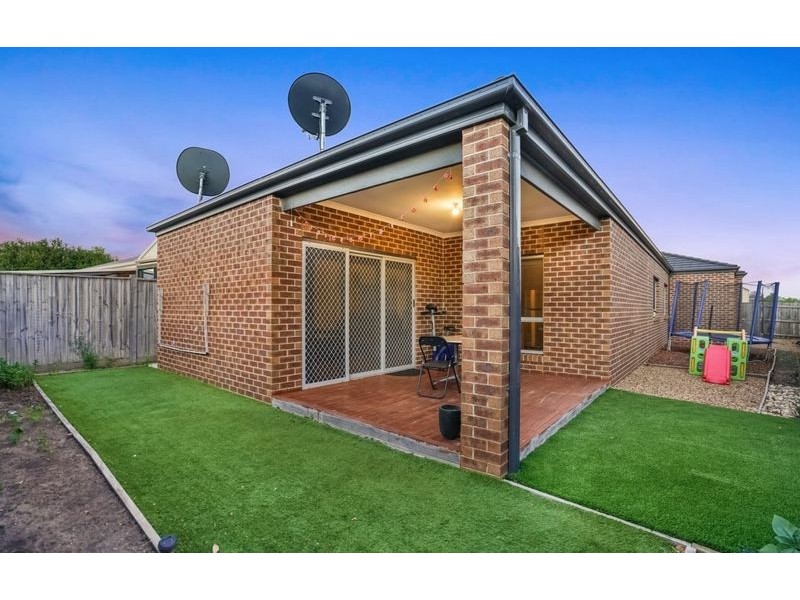 21 Fantail Crescent, Williams Landing VIC 3027