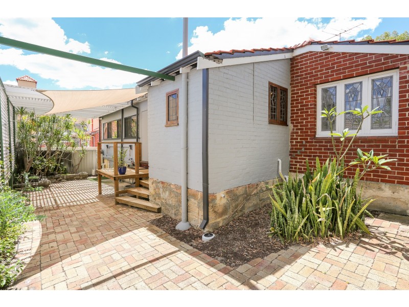 39 Barrett Street, Wembley WA 6014