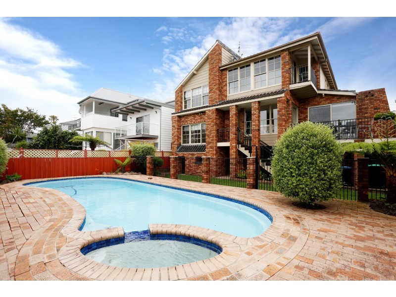 13 Selby Avenue, Dee Why NSW 2099