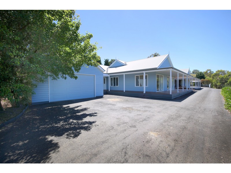 4 Cochrane Court, Wandong VIC 3758