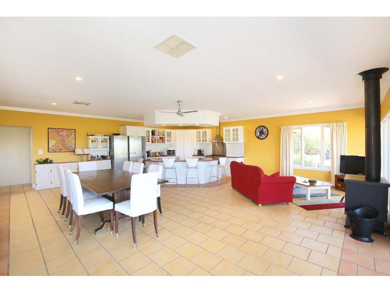 4 Cochrane Court, Wandong VIC 3758