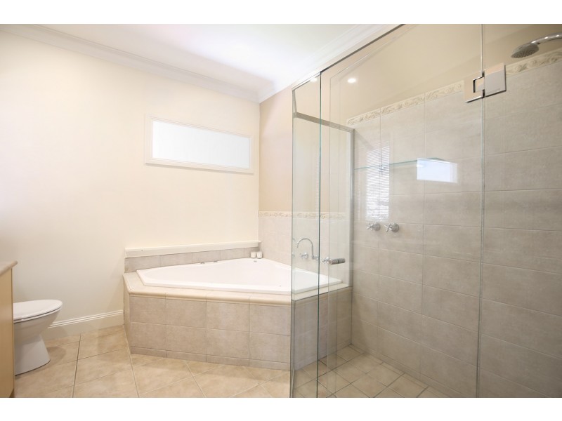 4 Cochrane Court, Wandong VIC 3758