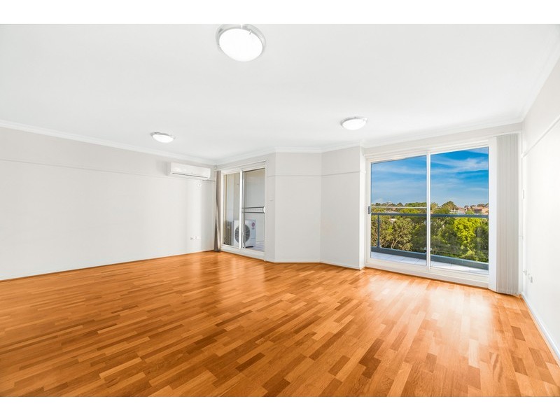 808/91A Bridge Rd, Westmead NSW 2145