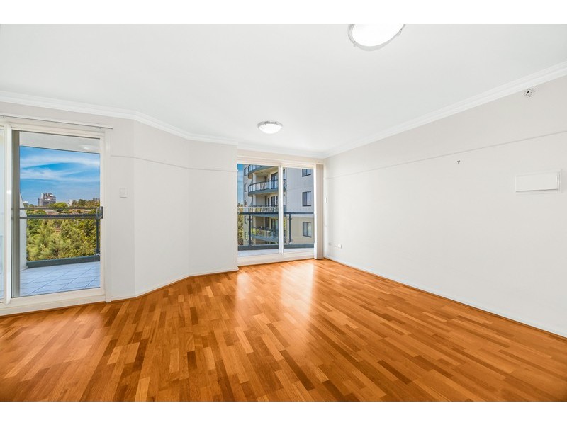 808/91A Bridge Rd, Westmead NSW 2145