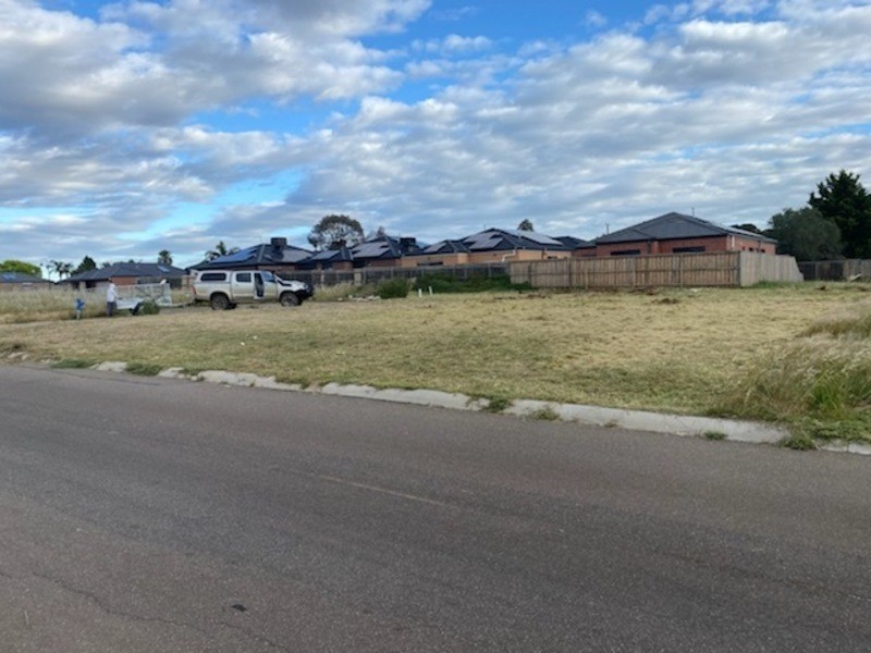 24 Ayesha Avenue, Melton South VIC 3338