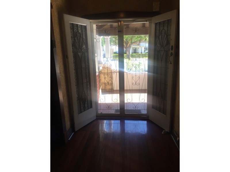 115 Tenth Avenue, Inglewood WA 6052