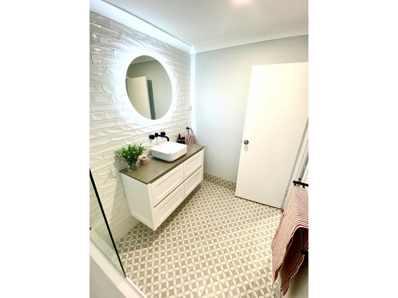 8 Equinna Court, Kirwan QLD 4817