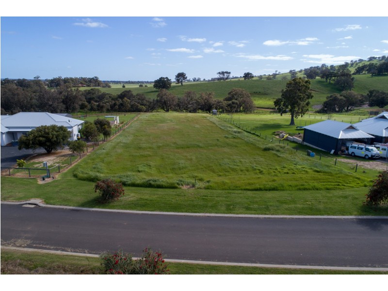 43 Nunnagine Circle, Roelands WA 6226