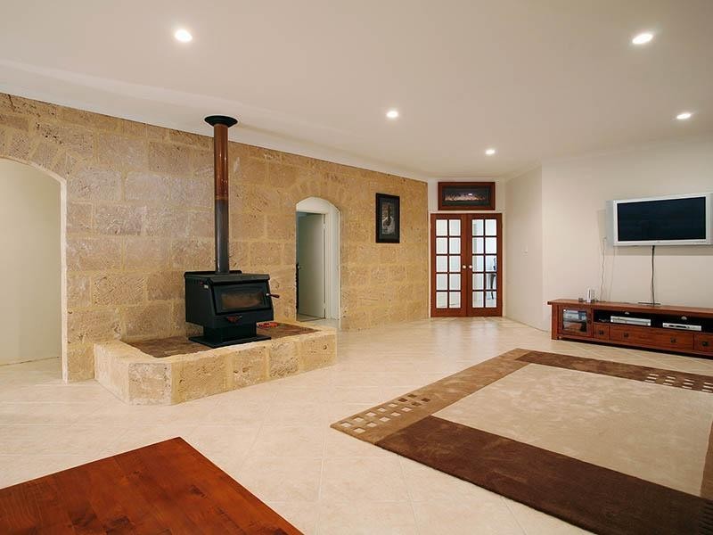 8 Wallace Street, Mundijong WA 6123