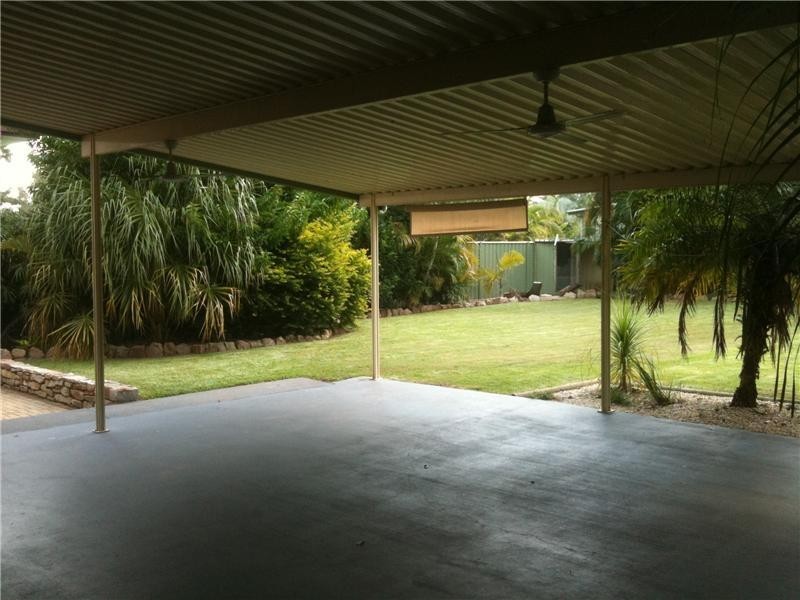 8 YEATAS CRESCENT, Dysart QLD 4745