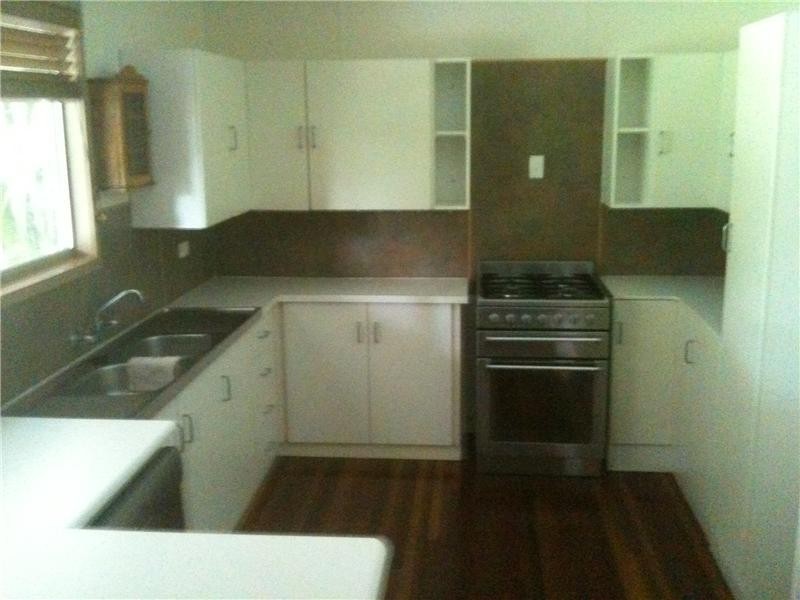 8 YEATAS CRESCENT, Dysart QLD 4745