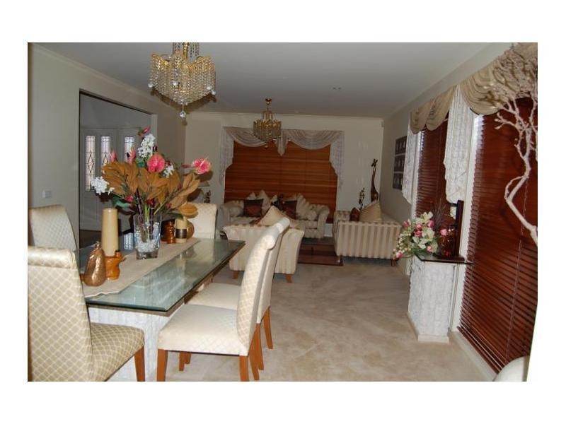 12 Tarcoola Drive, Burnside VIC 3023