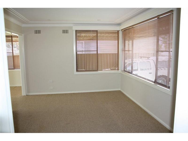 16 Oakland Avenue, Windang NSW 2528