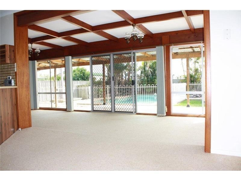 16 Oakland Avenue, Windang NSW 2528