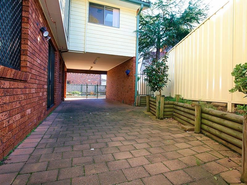 1 Jade Court, Georges Hall NSW 2198
