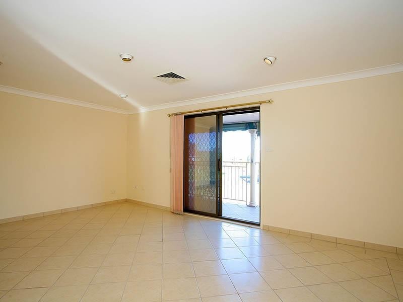 1 Jade Court, Georges Hall NSW 2198