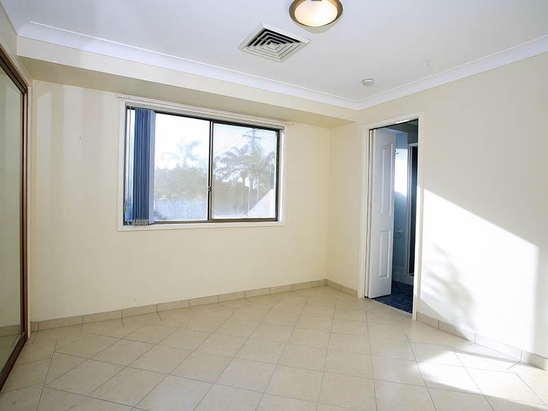 1 Jade Court, Georges Hall NSW 2198