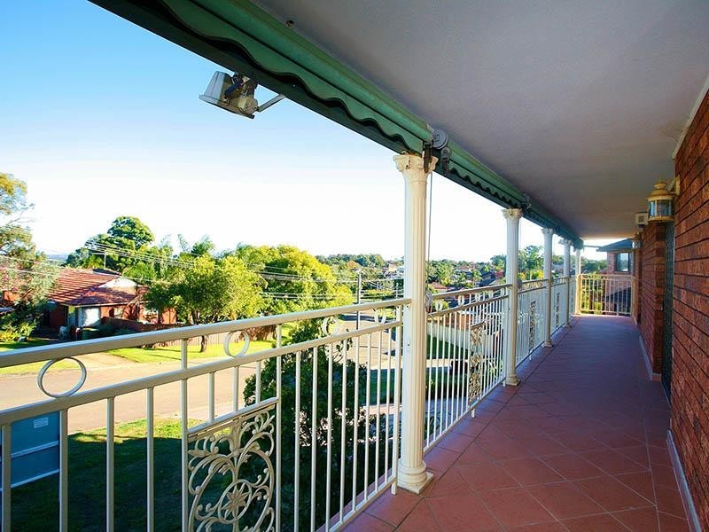 1 Jade Court, Georges Hall NSW 2198
