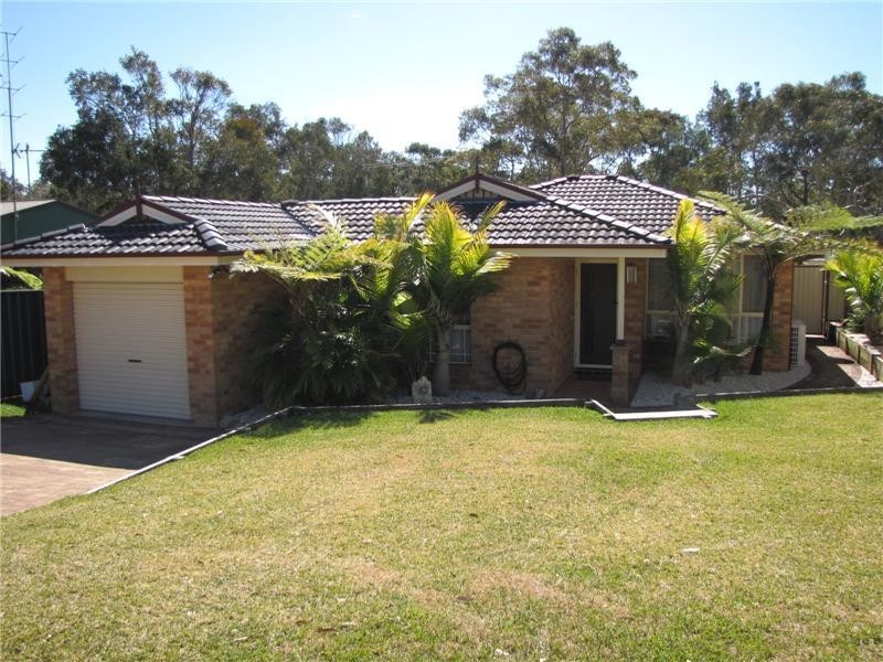 11 Wallaby Road, Lake Munmorah NSW 2259