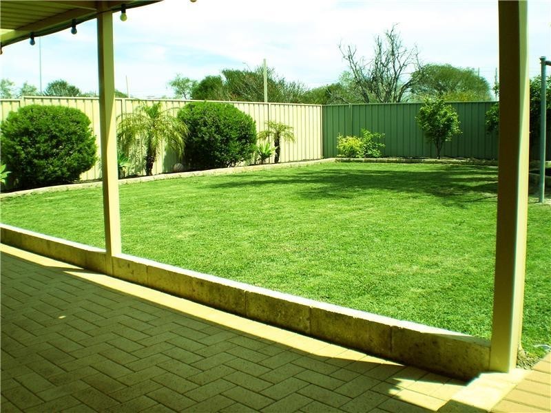 84 Brenchley Drive, Atwell WA 6164