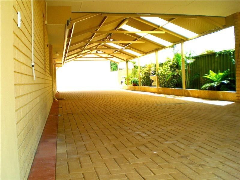 84 Brenchley Drive, Atwell WA 6164